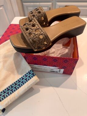 Tory Burch Woven Leather Slide Sandals in Tan